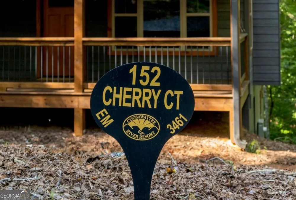 152 Cherry CT Ellijay, GA 30540