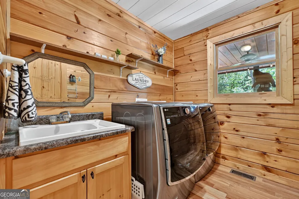 303 Major Ridge RD Blue Ridge, GA 30513