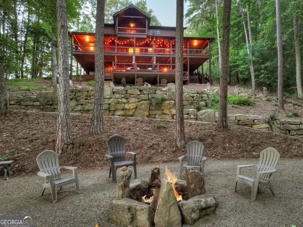 303 Major Ridge RD Blue Ridge, GA 30513