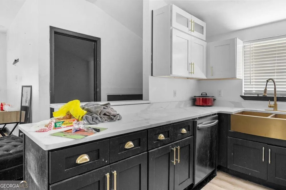 16 Robin RD Austell, GA 30168
