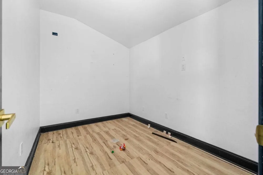 16 Robin RD Austell, GA 30168