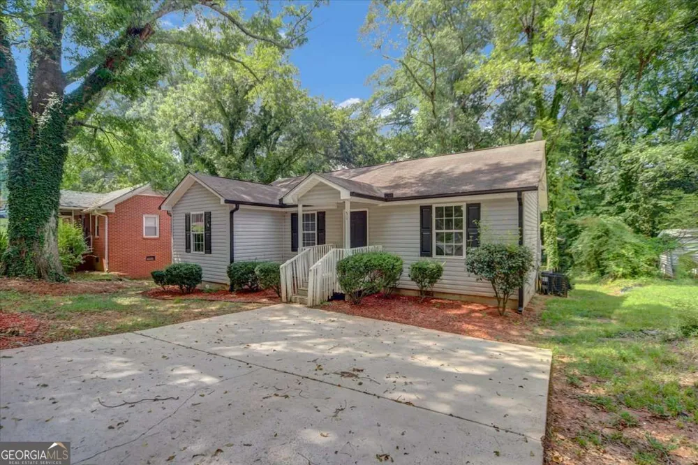 51 Johnson AVE Newnan, GA 30263