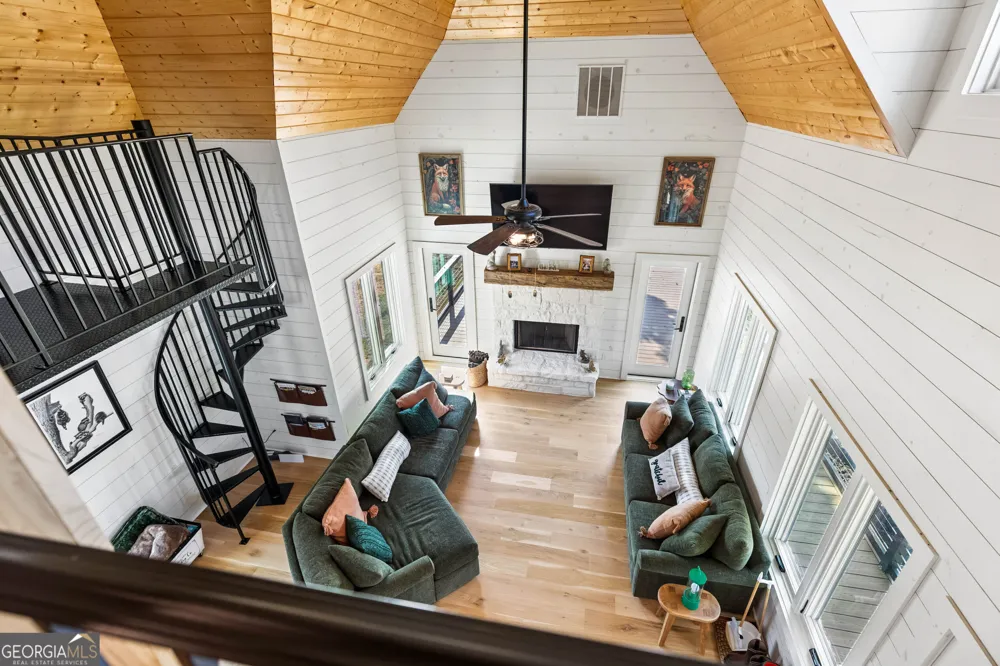 692 Hutchins Wolfskin RD Stephens, GA 30667