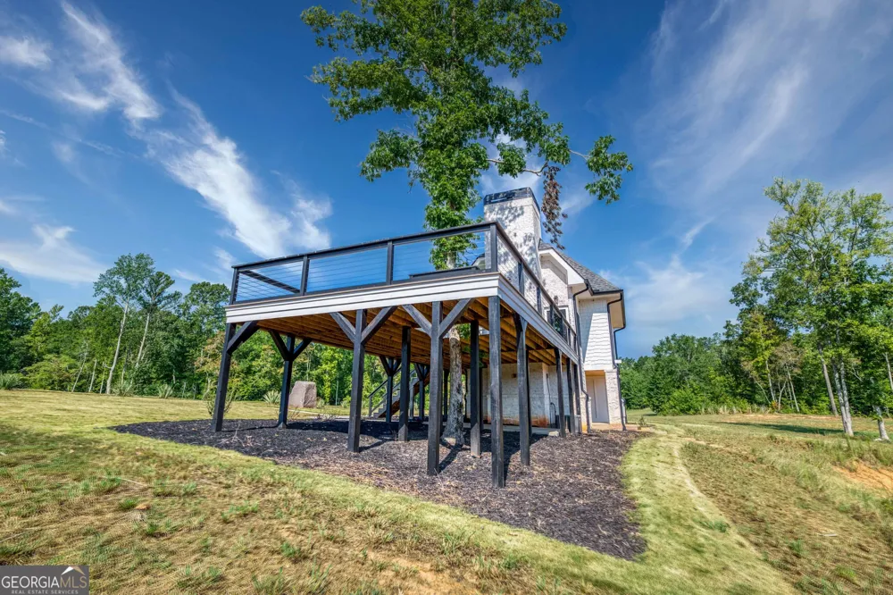 692 Hutchins Wolfskin RD Stephens, GA 30667