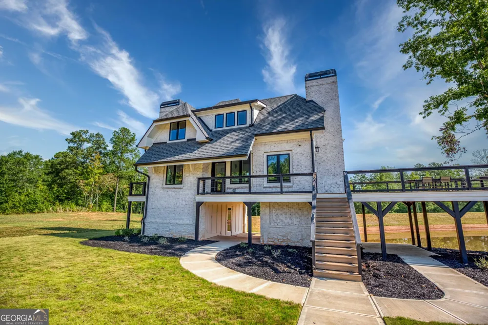 692 Hutchins Wolfskin RD Stephens, GA 30667