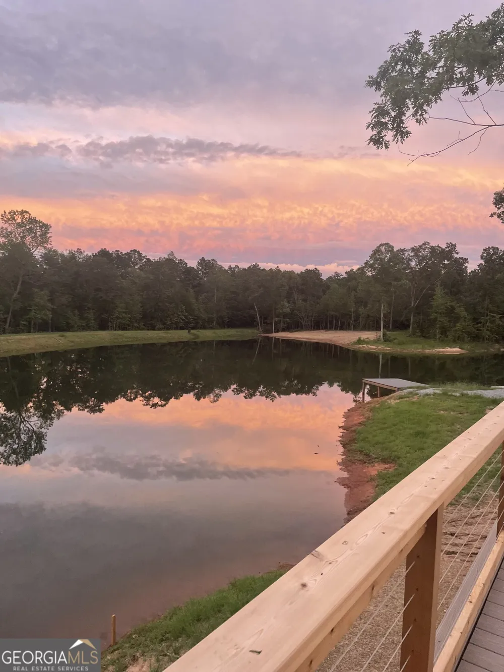 692 Hutchins Wolfskin RD Stephens, GA 30667