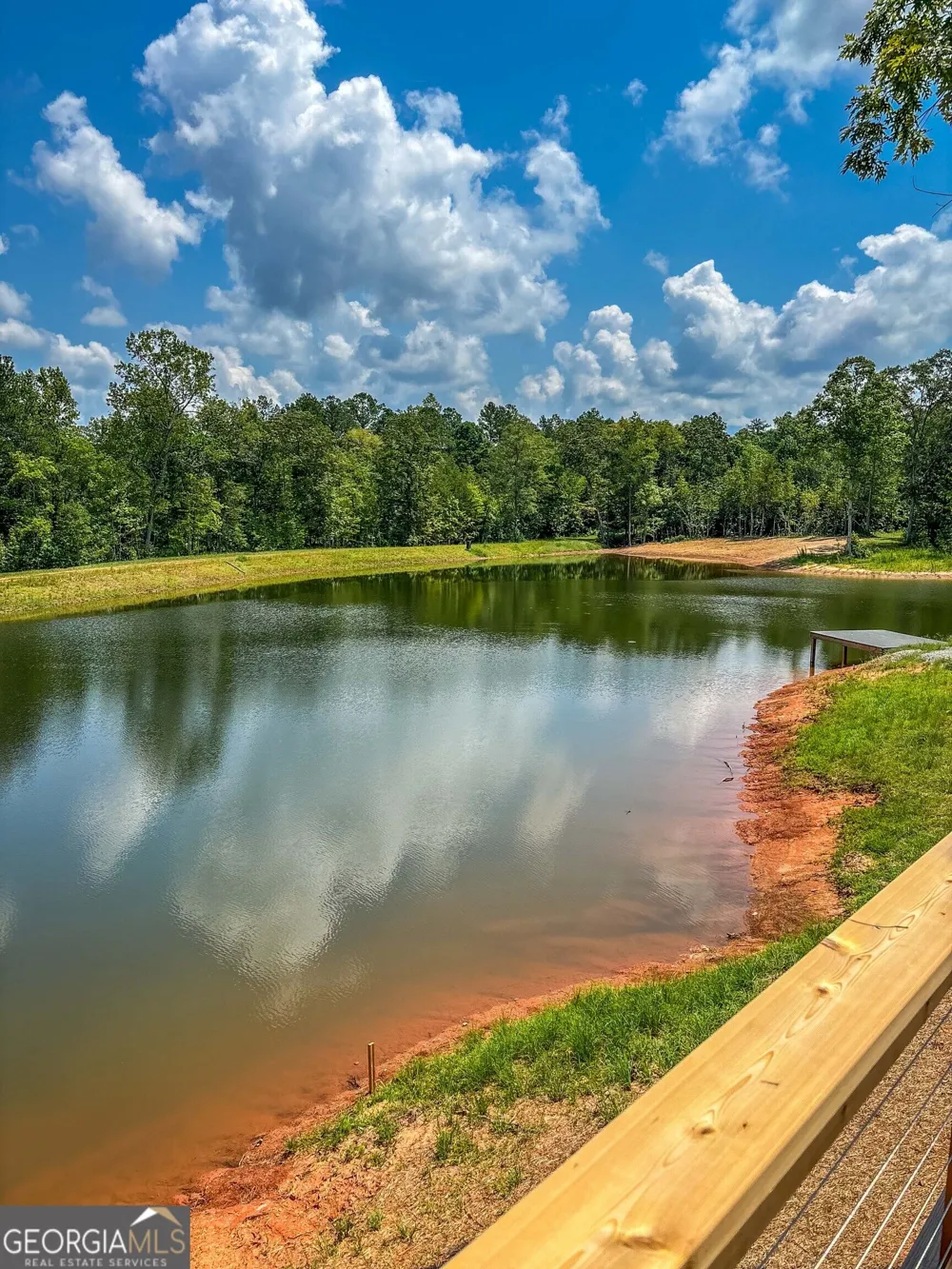 692 Hutchins Wolfskin RD Stephens, GA 30667