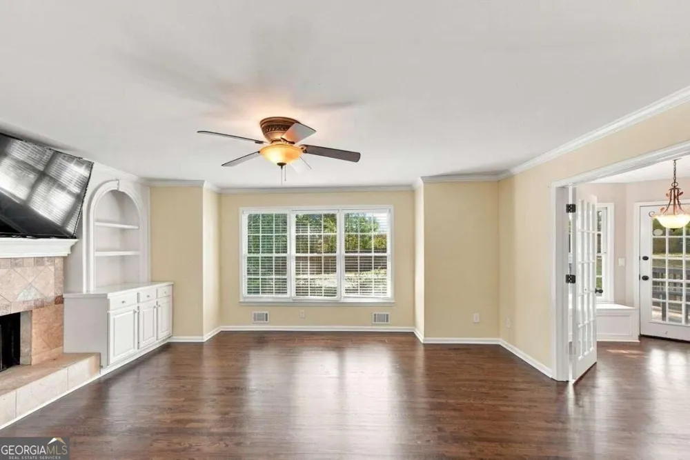 136 Springcrest TRL Lawrenceville, GA 30046