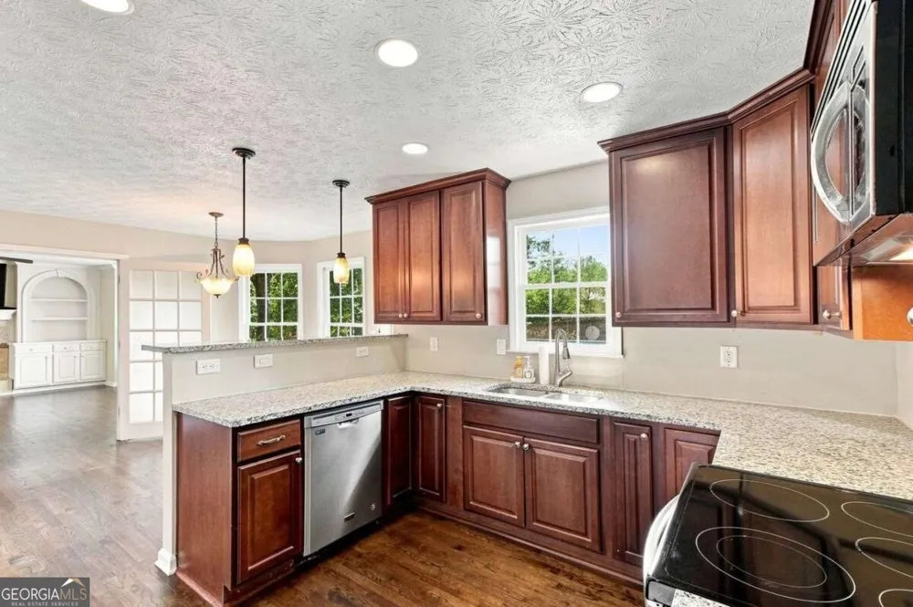 136 Springcrest TRL Lawrenceville, GA 30046