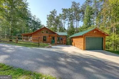 305 Whispering Hills RD