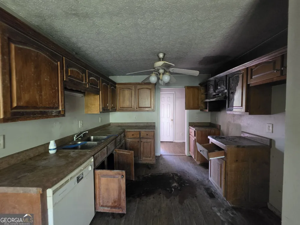 303 Nelson RD NW Milledgeville, GA 31061