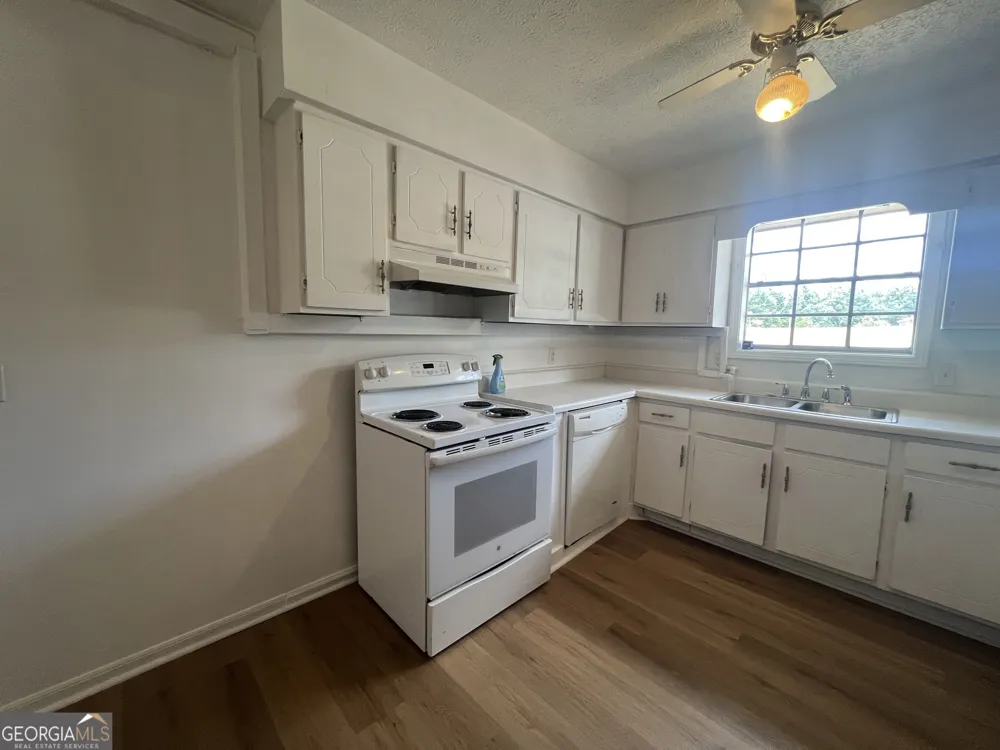 1529 S Davis RD LaGrange, GA 30241