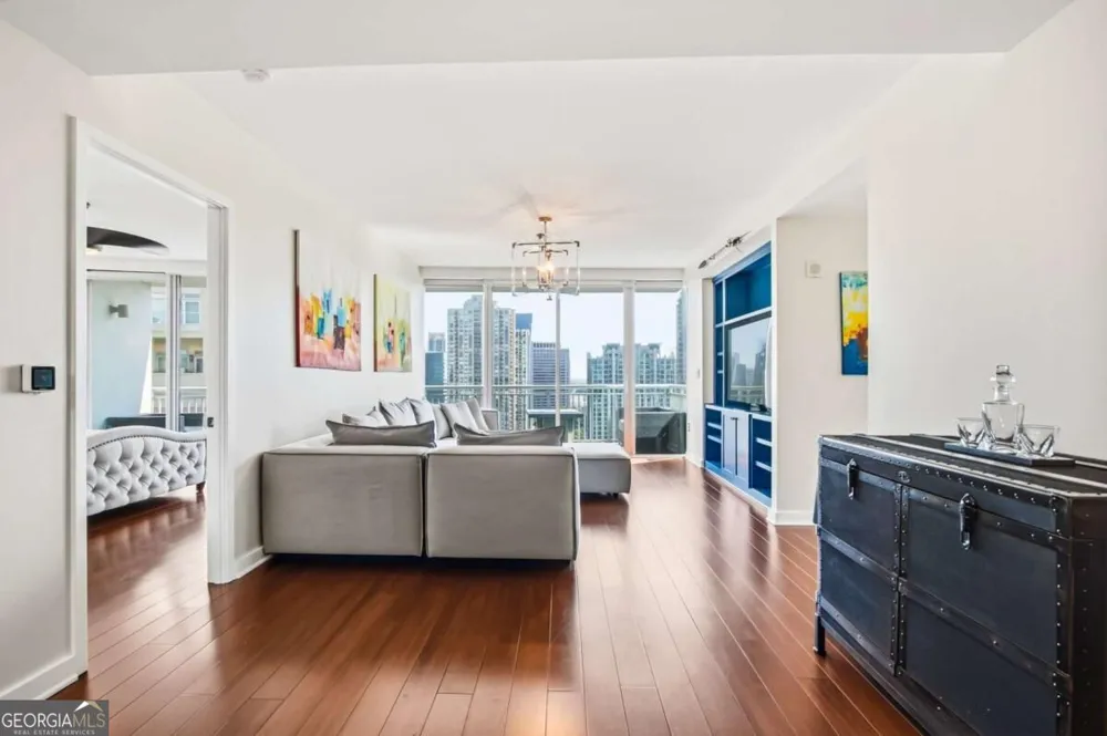 3338 Peachtree RD NE Atlanta, GA 30326