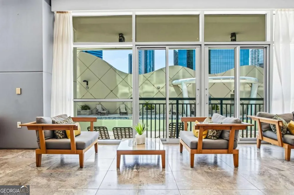 3338 Peachtree RD NE Atlanta, GA 30326