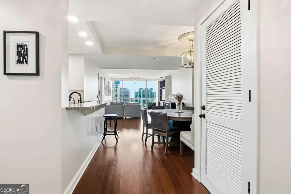 3338 Peachtree RD NE Atlanta, GA 30326