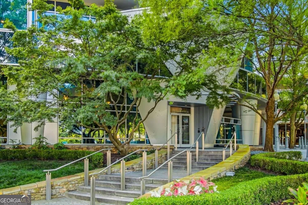 3338 Peachtree RD NE Atlanta, GA 30326