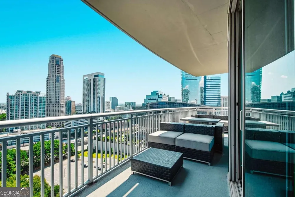 3338 Peachtree RD NE Atlanta, GA 30326