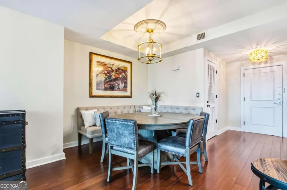 3338 Peachtree RD NE Atlanta, GA 30326