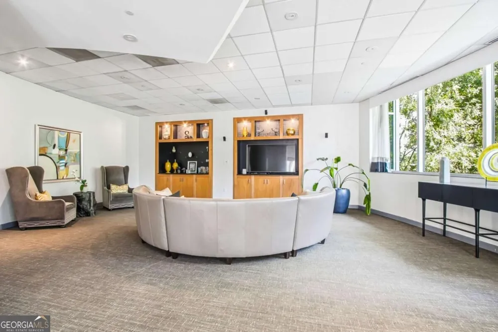 3338 Peachtree RD NE Atlanta, GA 30326