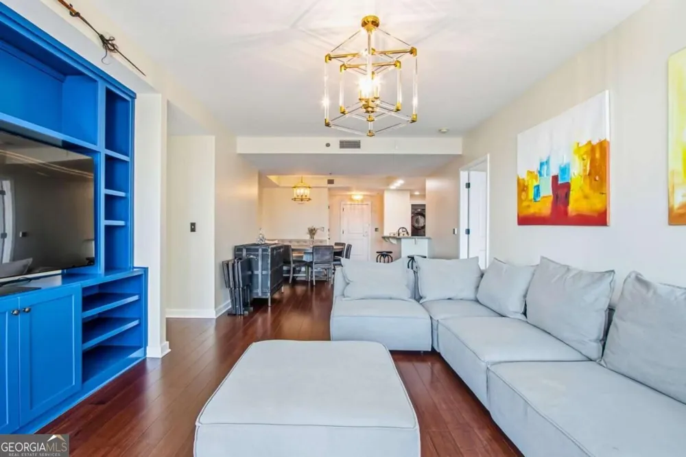 3338 Peachtree RD NE Atlanta, GA 30326