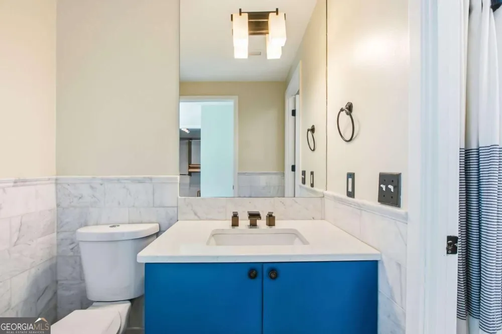 3338 Peachtree RD NE Atlanta, GA 30326