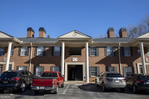 425 E Crossville RD
