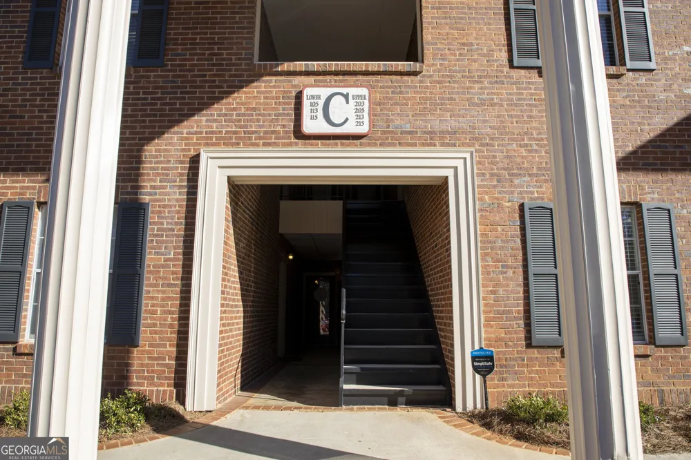 425 E Crossville RD Roswell, GA 30075