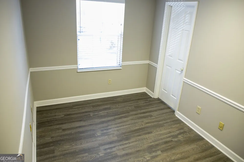 425 E Crossville RD Roswell, GA 30075