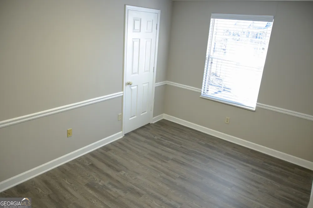 425 E Crossville RD Roswell, GA 30075