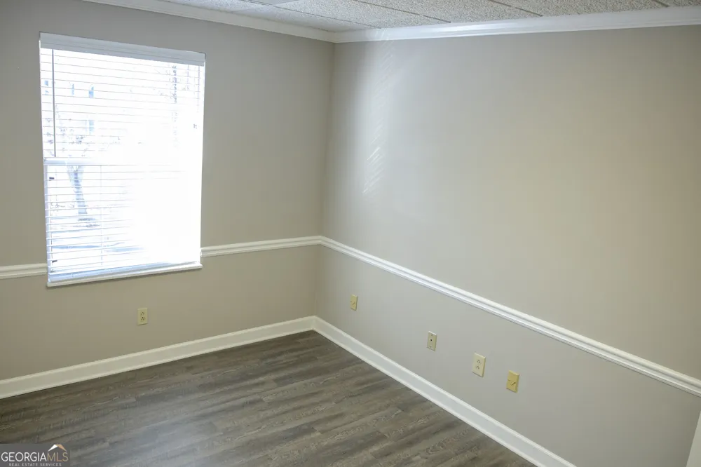 425 E Crossville RD Roswell, GA 30075