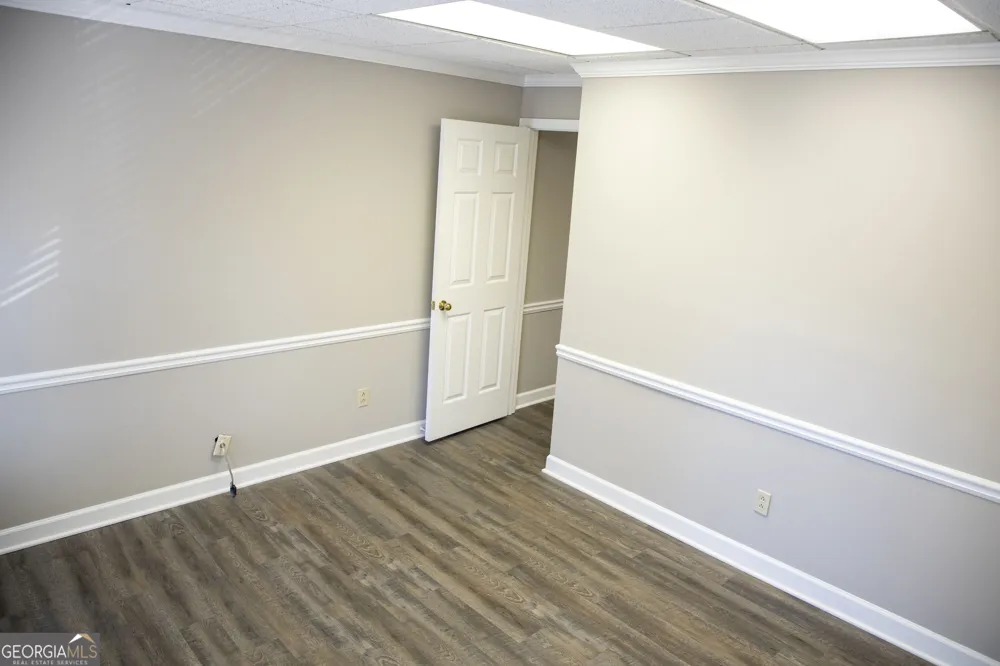 425 E Crossville RD Roswell, GA 30075