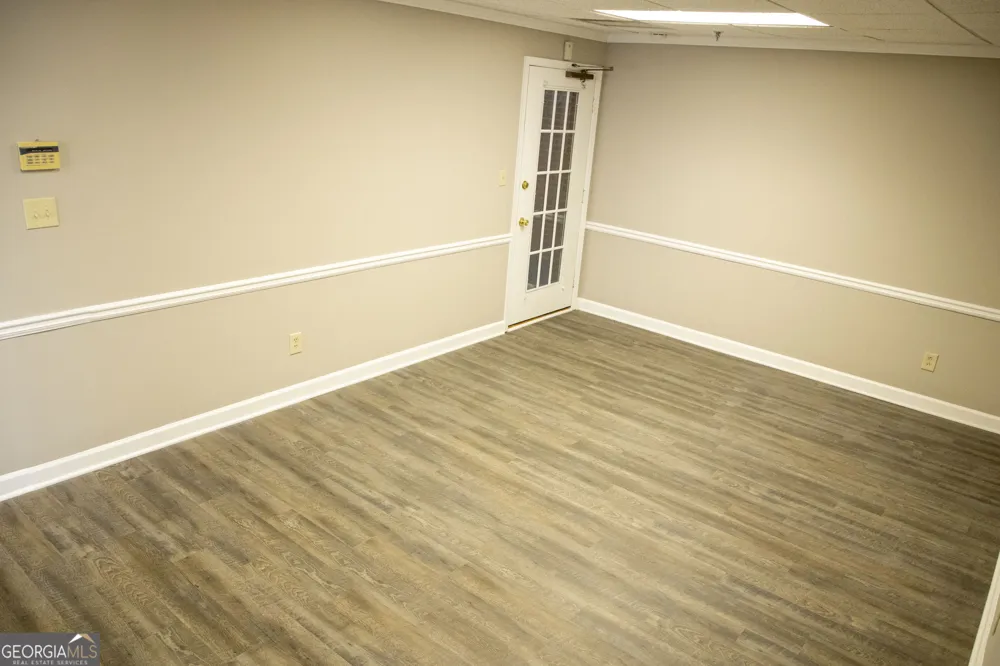 425 E Crossville RD Roswell, GA 30075