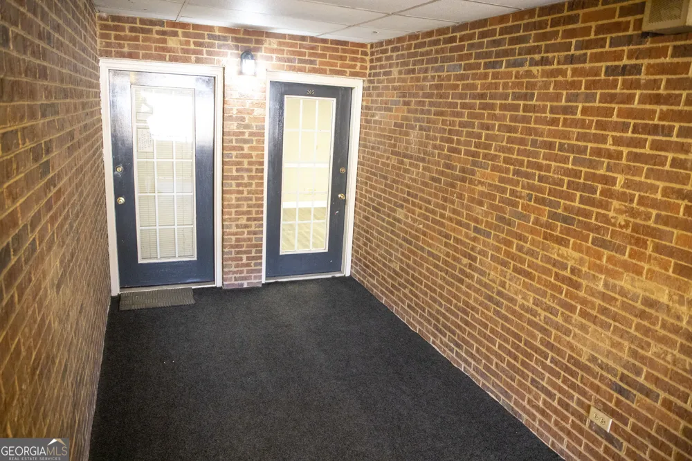 425 E Crossville RD Roswell, GA 30075