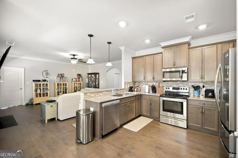 101 Lynn Wright DR Perry, GA 31069