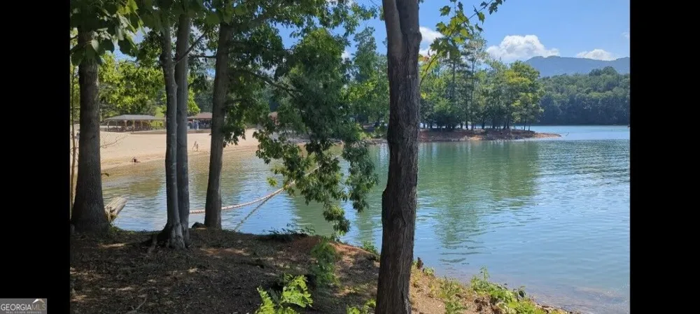 1565 Davis RD Hiawassee, GA 30546