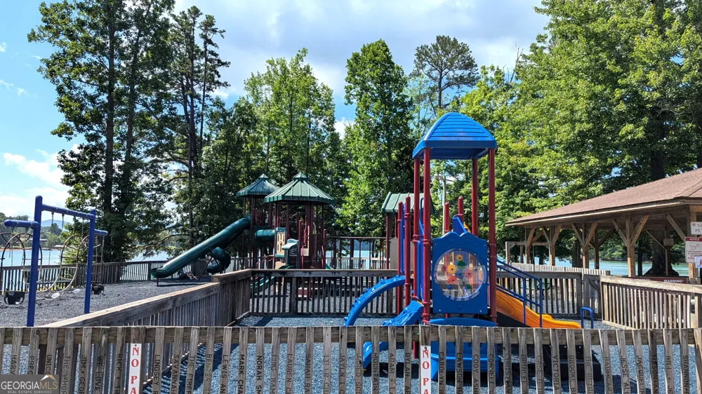 1565 Davis RD Hiawassee, GA 30546