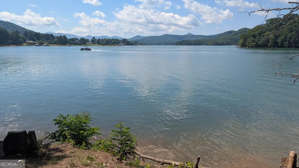 1565 Davis RD Hiawassee, GA 30546