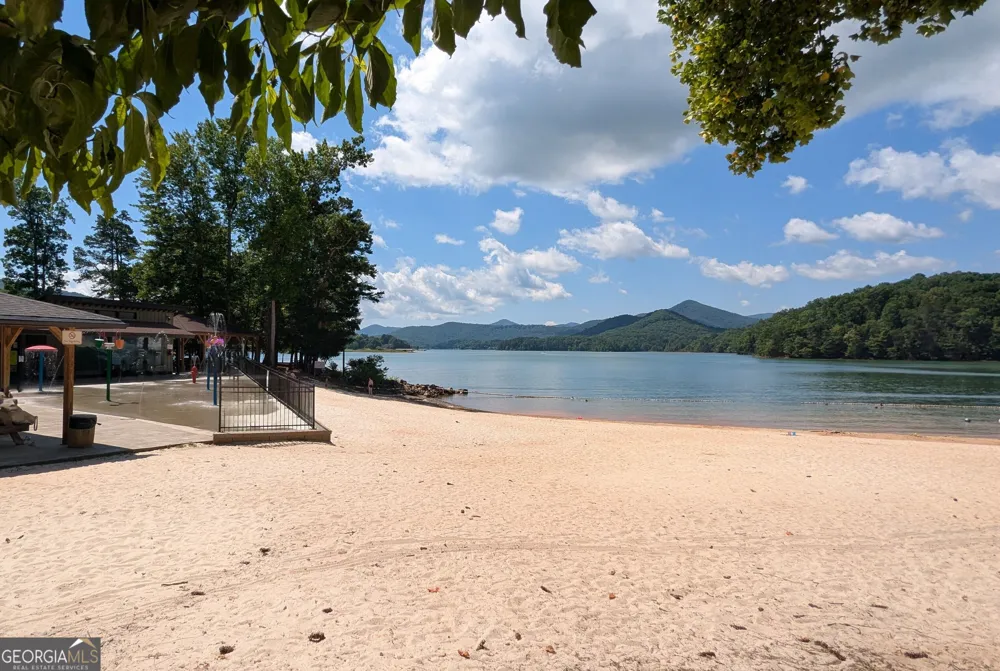 1565 Davis RD Hiawassee, GA 30546