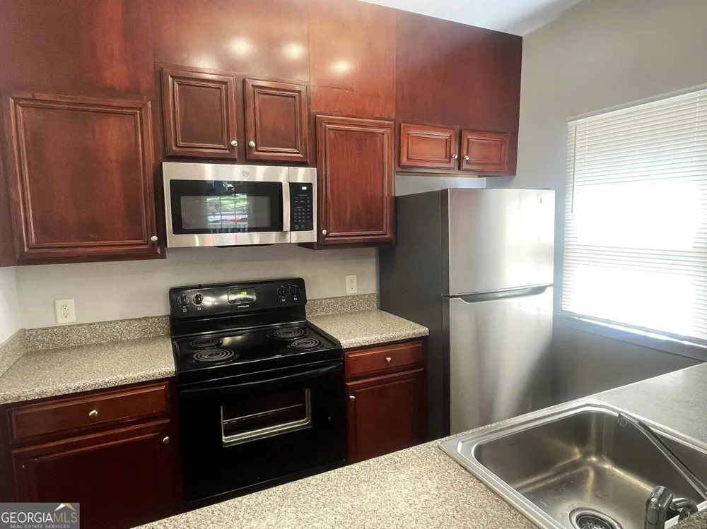 994 Sims ST Atlanta, GA 30310
