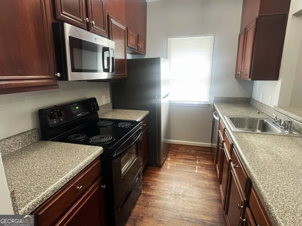 994 Sims ST Atlanta, GA 30310