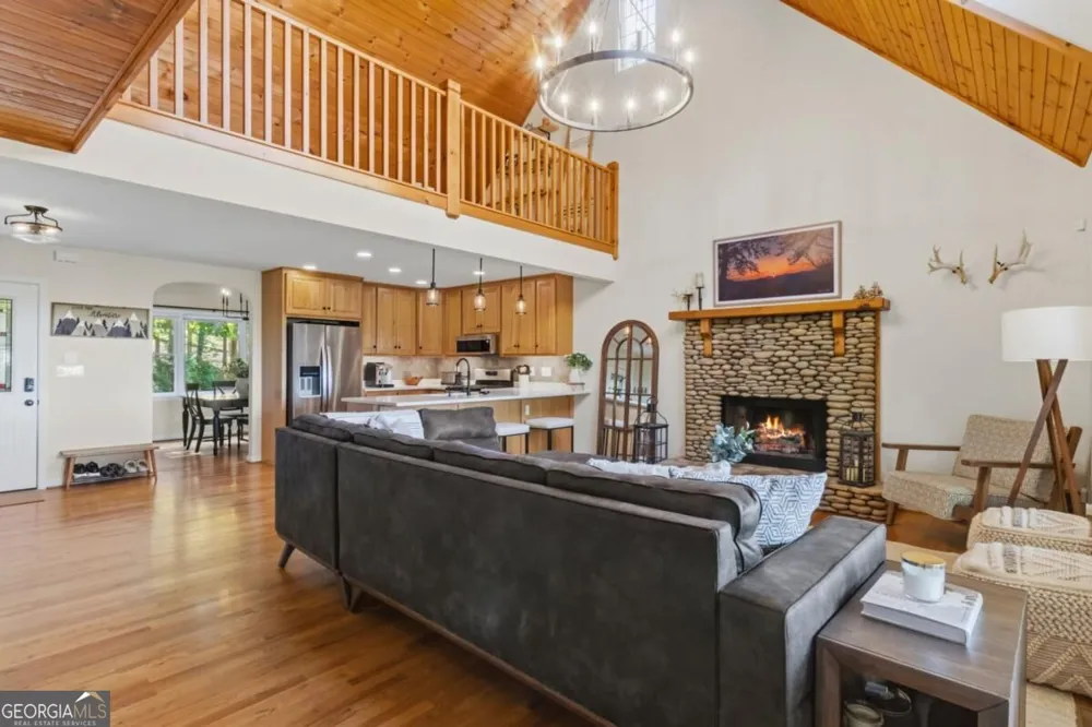35 Dora LN Ellijay, GA 30540