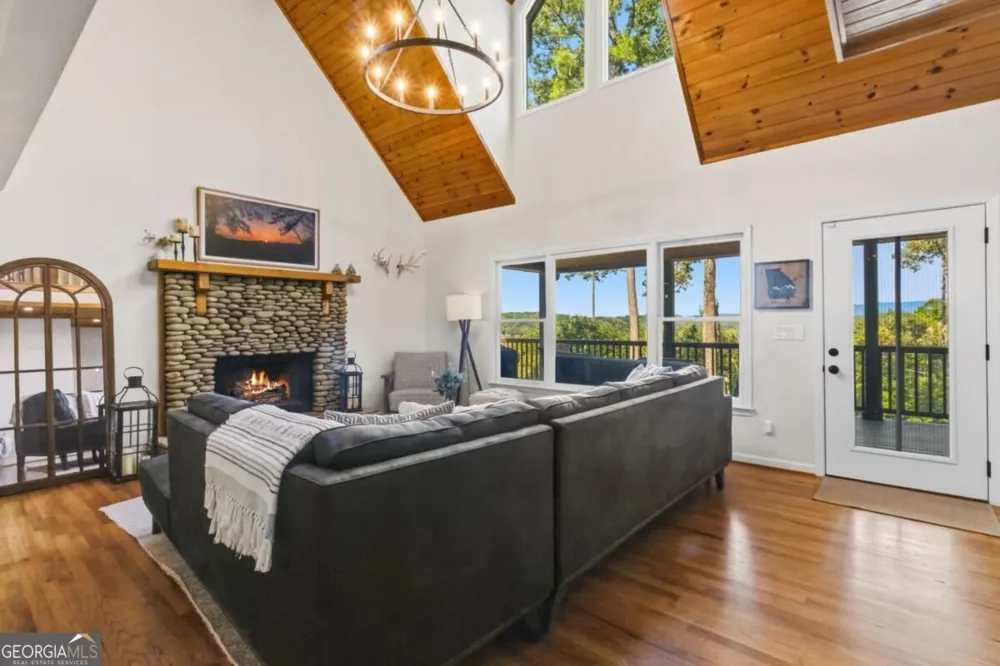35 Dora LN Ellijay, GA 30540
