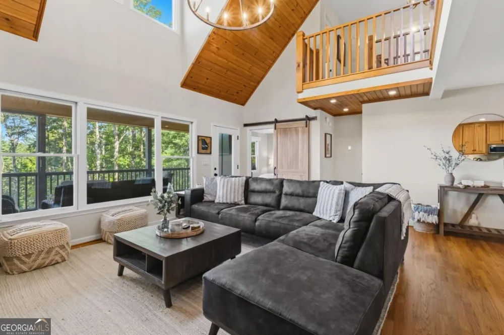 35 Dora LN Ellijay, GA 30540