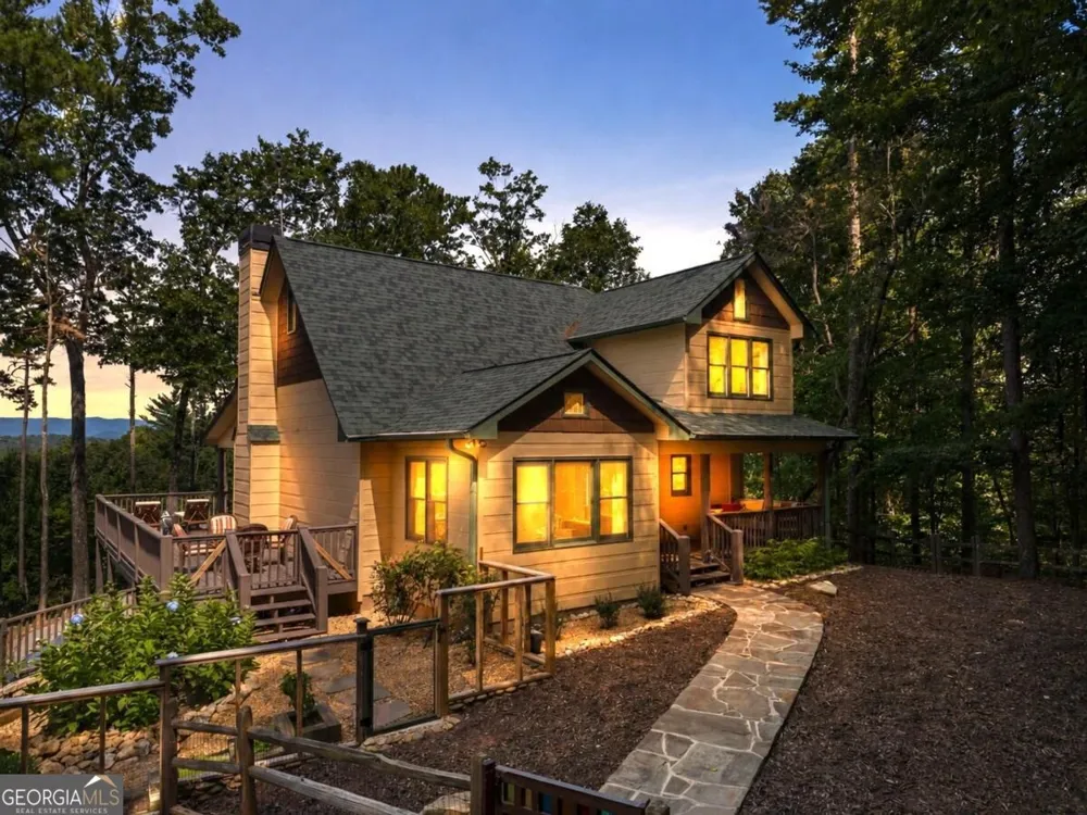 35 Dora LN Ellijay, GA 30540