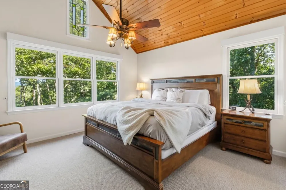 35 Dora LN Ellijay, GA 30540