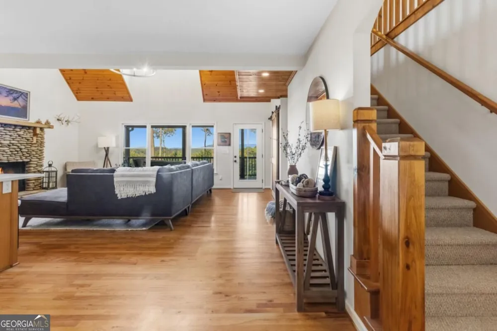 35 Dora LN Ellijay, GA 30540