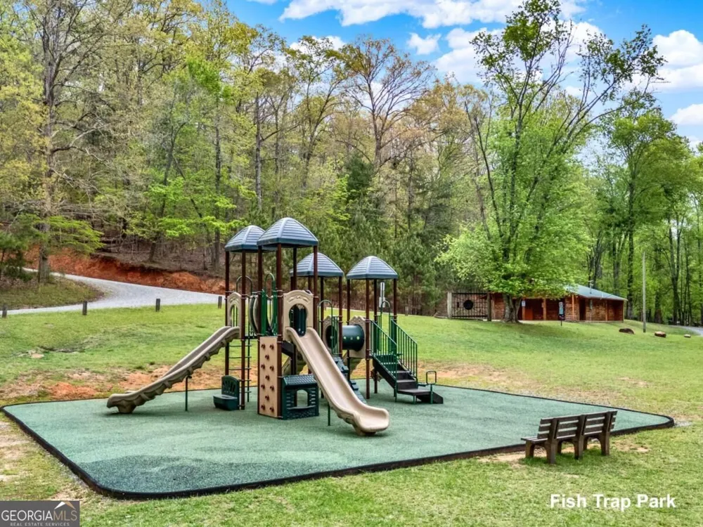 35 Dora LN Ellijay, GA 30540