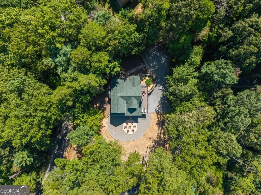35 Dora LN Ellijay, GA 30540