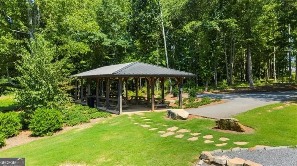 131 Champlain RD Hoschton, GA 30548