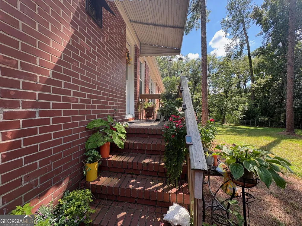 517 N Main ST Statesboro, GA 30458